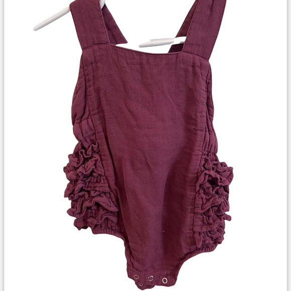 kate quinn Other - Kate Quinn cranberry side ruffle bubble organic cotton 3-6 months